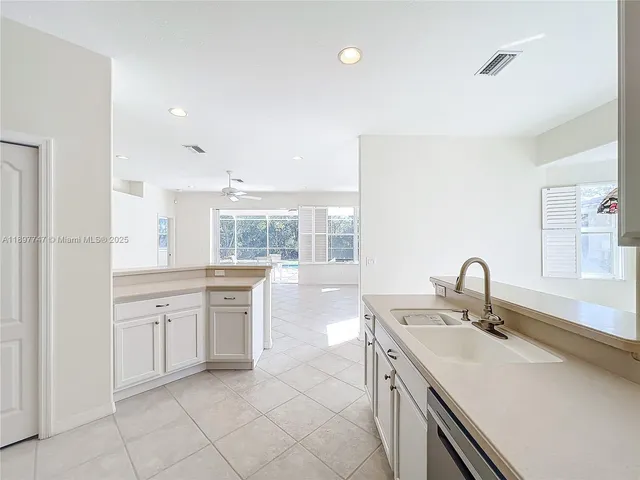 $4,295 | 4874 Sabal Lake Circle, Sarasota, FL 34238