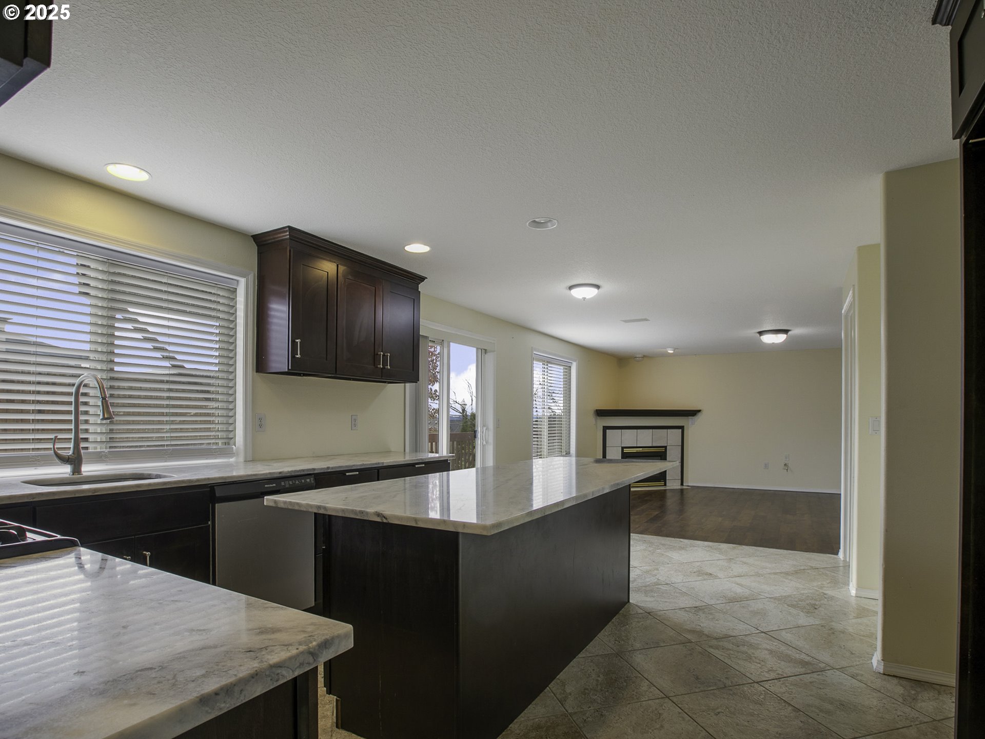 19707 Southeast 42nd Street Camas, WA 98607 - Photo 7 of 43