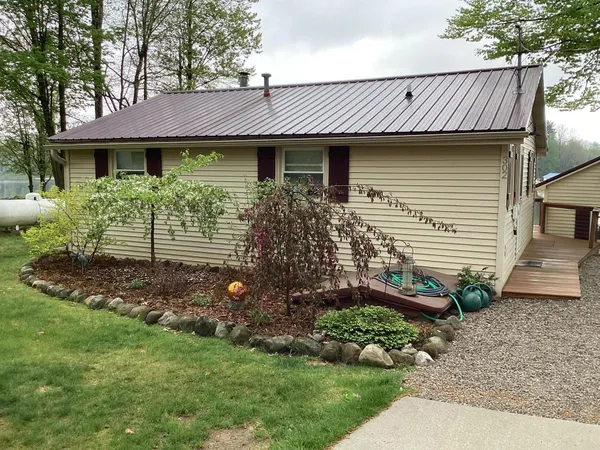 $489,900 | 302-304 Eastland Drive, Leroy, MI 49655