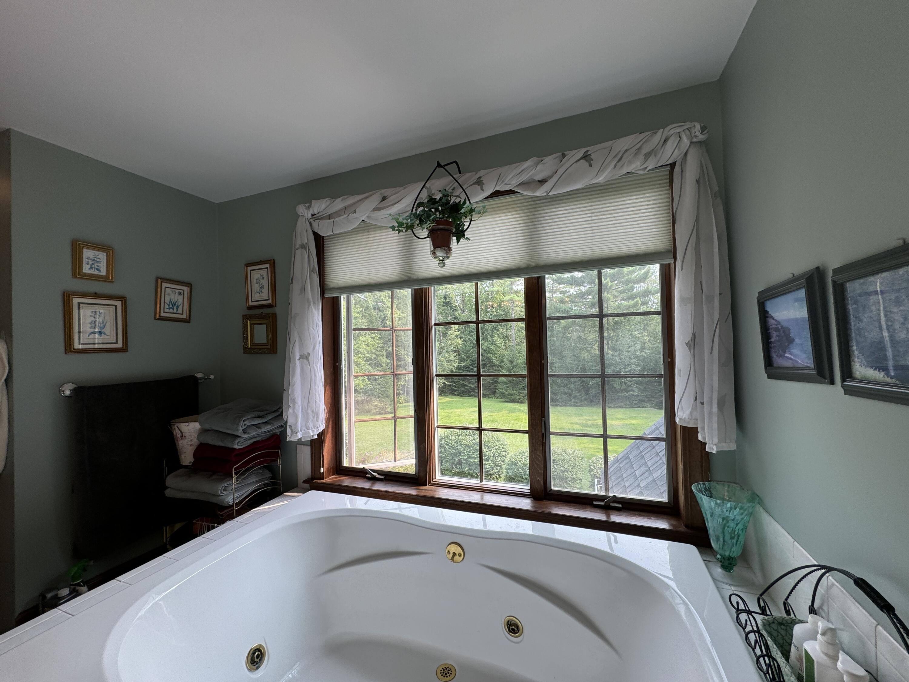 649 Church Road Bangor, ME 04401 - Photo 41 of 79 Jetted Soaking Tub