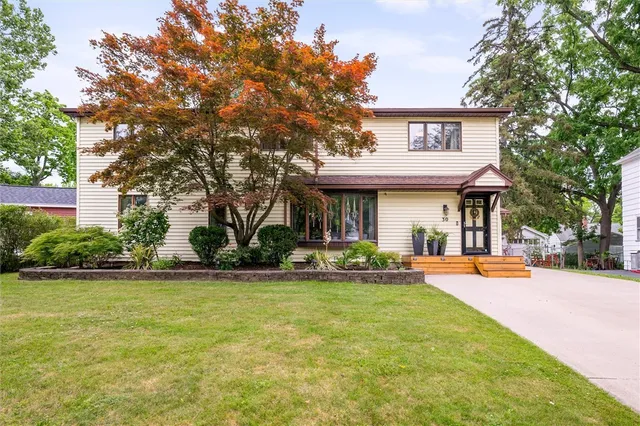 $419,900 | 30 Lanark Crescent, Rochester, NY 14609