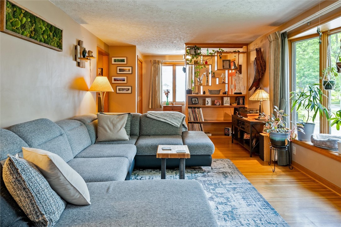 30 Lanark Crescent Rochester, NY 14609 - Photo 5 of 32