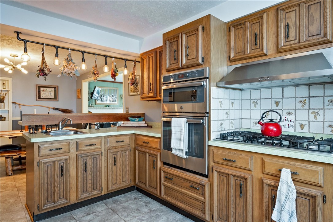 30 Lanark Crescent Rochester, NY 14609 - Photo 7 of 32