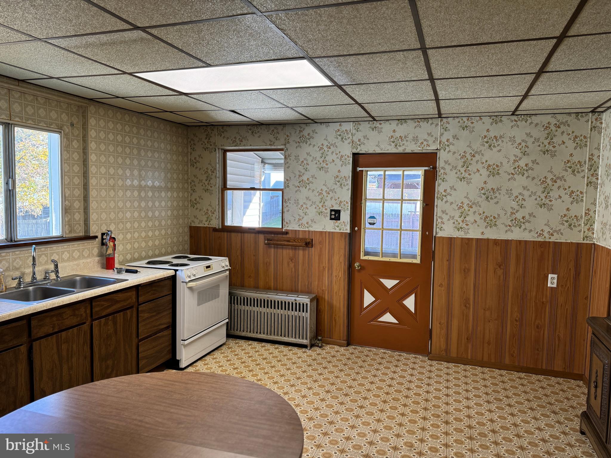 130 East Ruddle Street Coaldale, PA 18218 - Photo 3 of 18