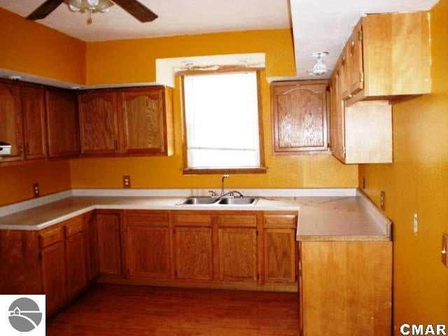 8409 East St Charles Road Ithaca, MI 48847 - Photo 3 of 10 1766876-2.JPG