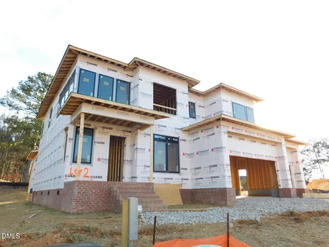 a view of entryway with a front door