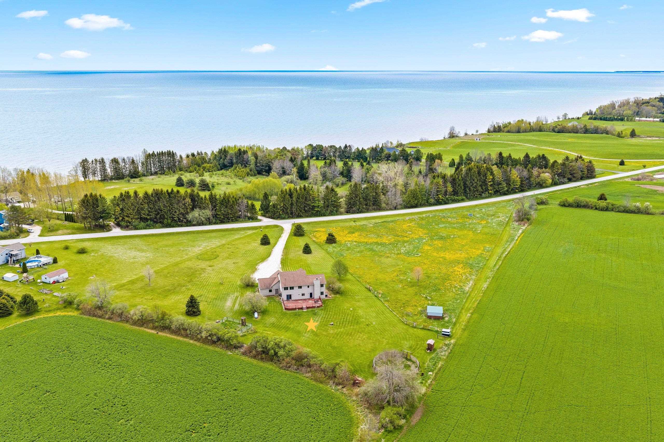 N2729 Lakeshore Road Kewaunee, WI 54216 - Photo 4 of 68