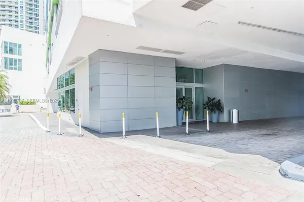 $450,000 | 335 South Biscayne Boulevard, Unit 2710, Miami, FL 33131