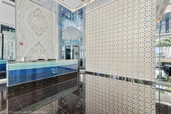 $450,000 | 335 South Biscayne Boulevard, Unit 2710, Miami, FL 33131