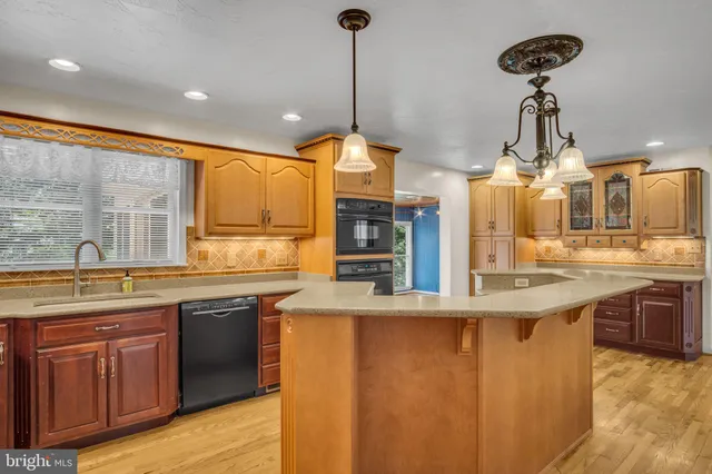 $600,000 | 949 Ridge Road, Gettysburg, PA 17325