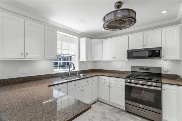 $439,000 | 12548 West 82nd Terrace, Lenexa, KS 66215