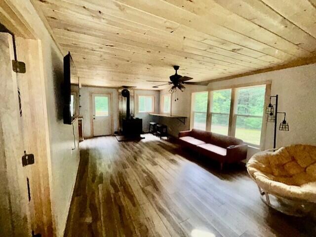 3445 North Kilgore Road Luther, MI 49656 - Photo 4 of 17 Living Room