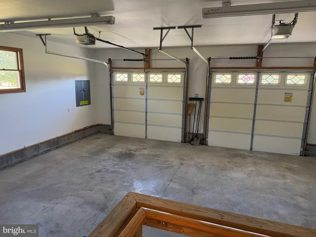 a bathroom with bathtub