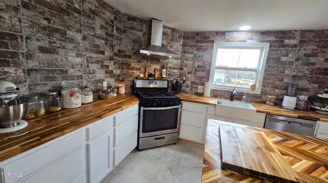 $294,500 | 1435 Bailey Bridge Road, Limestone, TN 37681