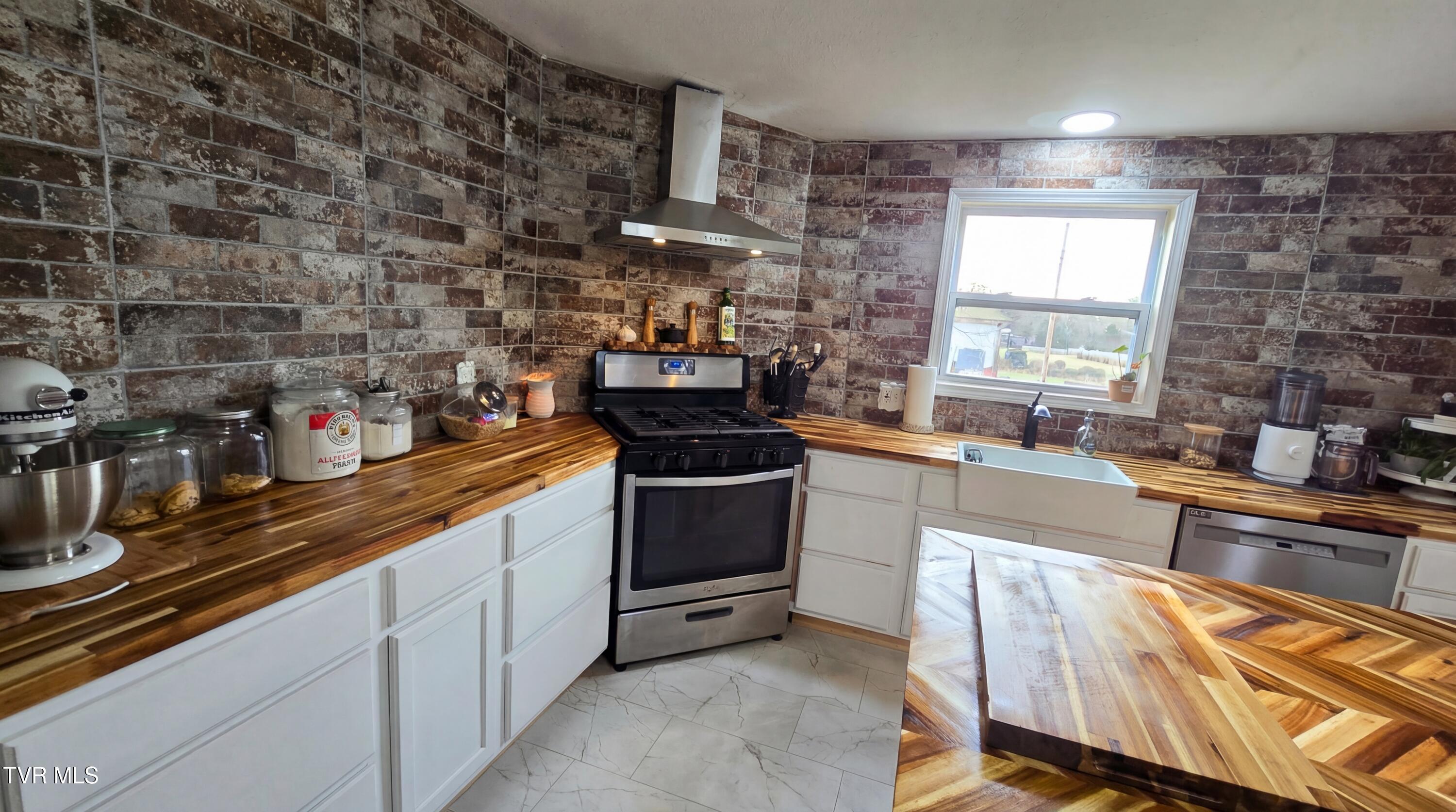 1435 Bailey Bridge Road Limestone, TN 37681 - Photo 8 of 26 0008