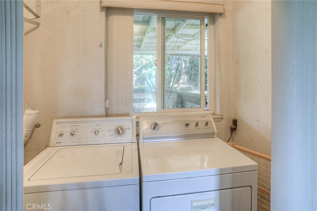 1361 Mt Ida Road Oroville, CA 95966 - Photo 13 of 44 Laundry