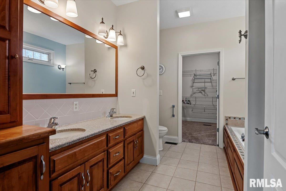517 Heathrow Lane Rochester, IL 62563 - Photo 22 of 56
