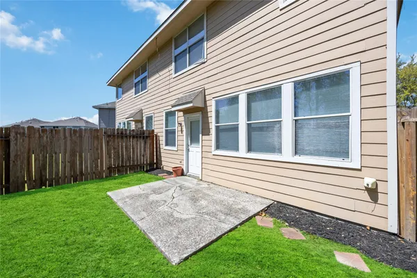 $1,750 | 2939 Hackamore Hollow Lane, Houston, TX 77014