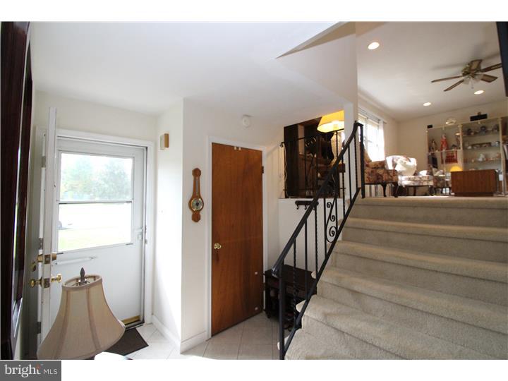 18 Tyndale Road Trenton, NJ 08690 - Photo 3 of 25 Foyer