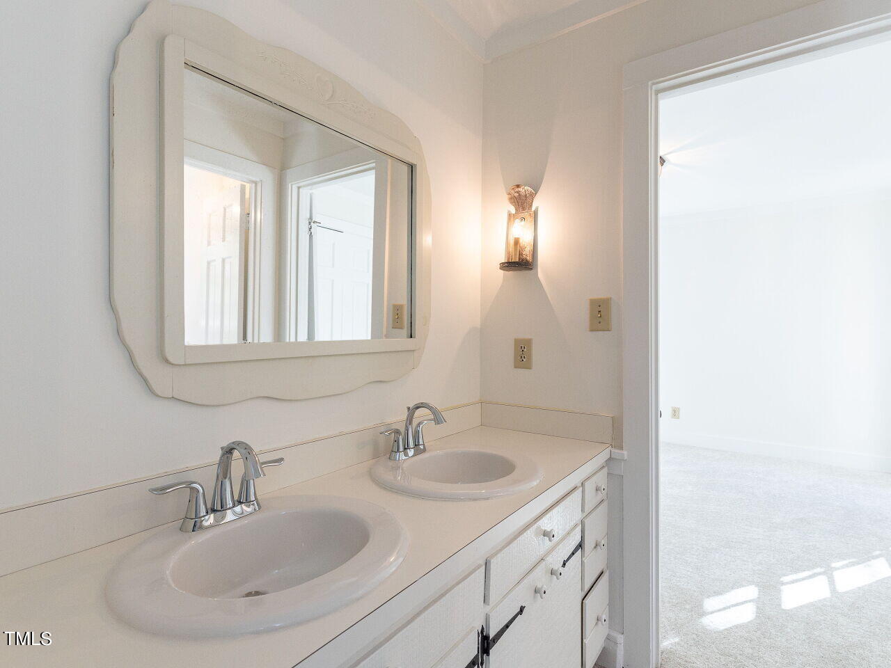 110 Pasquotank Drive Raleigh, NC 27609 - Photo 30 of 49 028-1280x960-jack-n-jill-bath