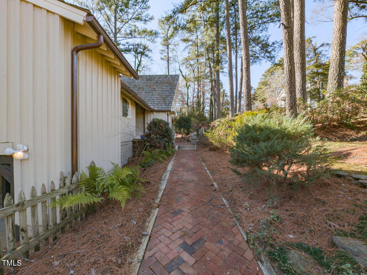 110 Pasquotank Drive Raleigh, NC 27609 - Photo 47 of 49 003-1280x960-front-walk