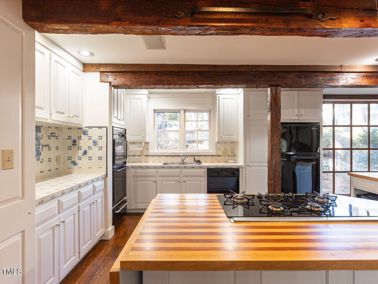 110 Pasquotank Drive Raleigh, NC 27609 - Photo 5 of 49 011-1280x960-kitchen