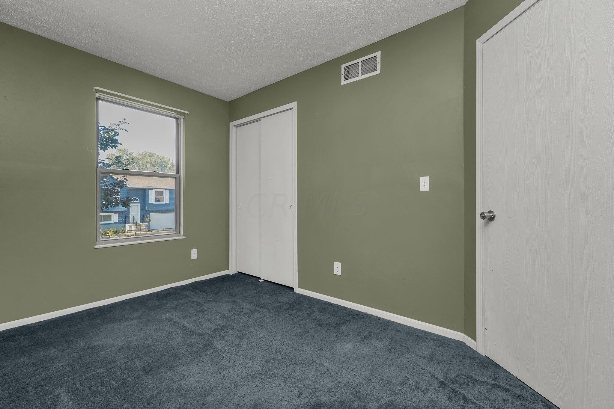 2718 Raphael Drive Columbus, OH 43232 - Photo 26 of 33 3-web-or-mls-2718-raphael-dr