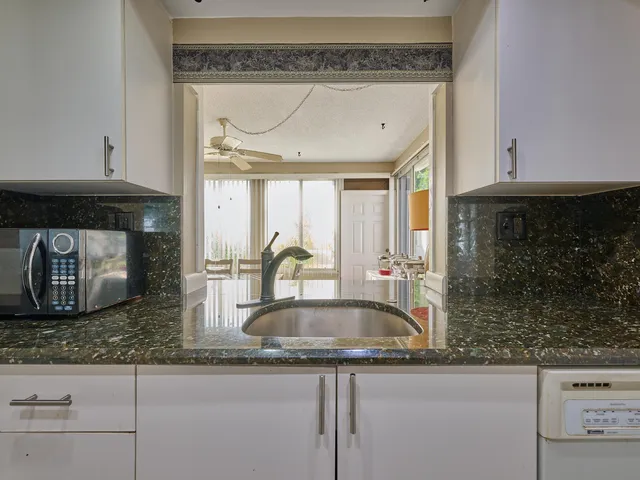 $2,000 | 519 Southwest 18th Street, Boynton Beach, FL 33426