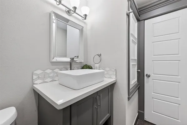 $2,495 | 11280 Braes Forest Drive, Unit 406, Houston, TX 77071
