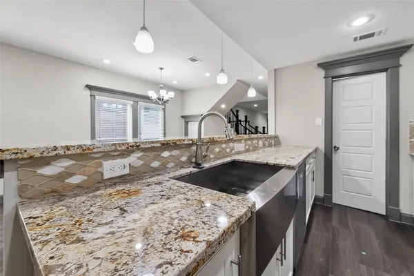 $2,495 | 11280 Braes Forest Drive, Unit 406, Houston, TX 77071