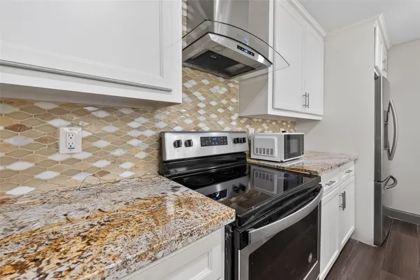 $2,495 | 11280 Braes Forest Drive, Unit 406, Houston, TX 77071