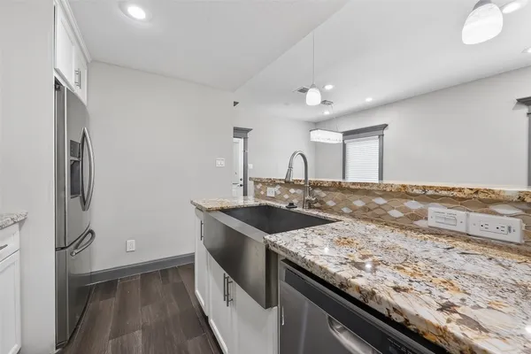 $2,495 | 11280 Braes Forest Drive, Unit 406, Houston, TX 77071