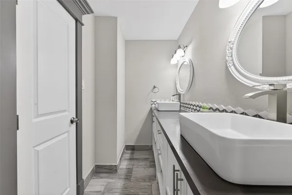 $2,495 | 11280 Braes Forest Drive, Unit 406, Houston, TX 77071