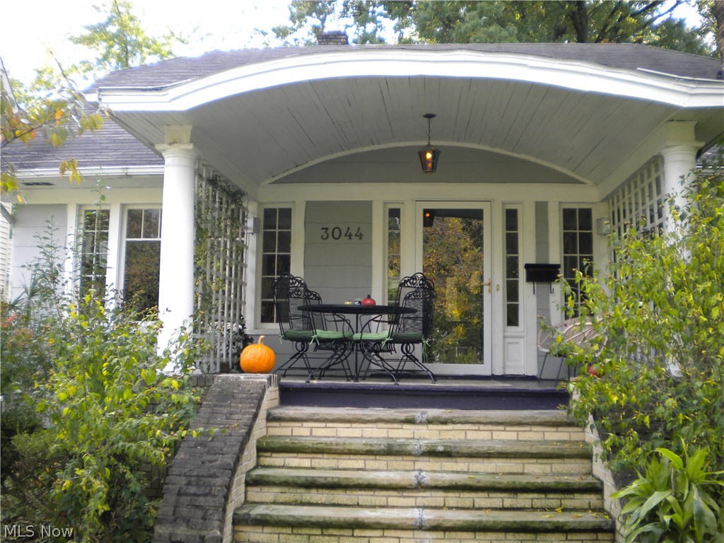 3044 Yorkshire Road Cleveland, OH 44118 - Photo 2 of 27 Gallery Image 2
