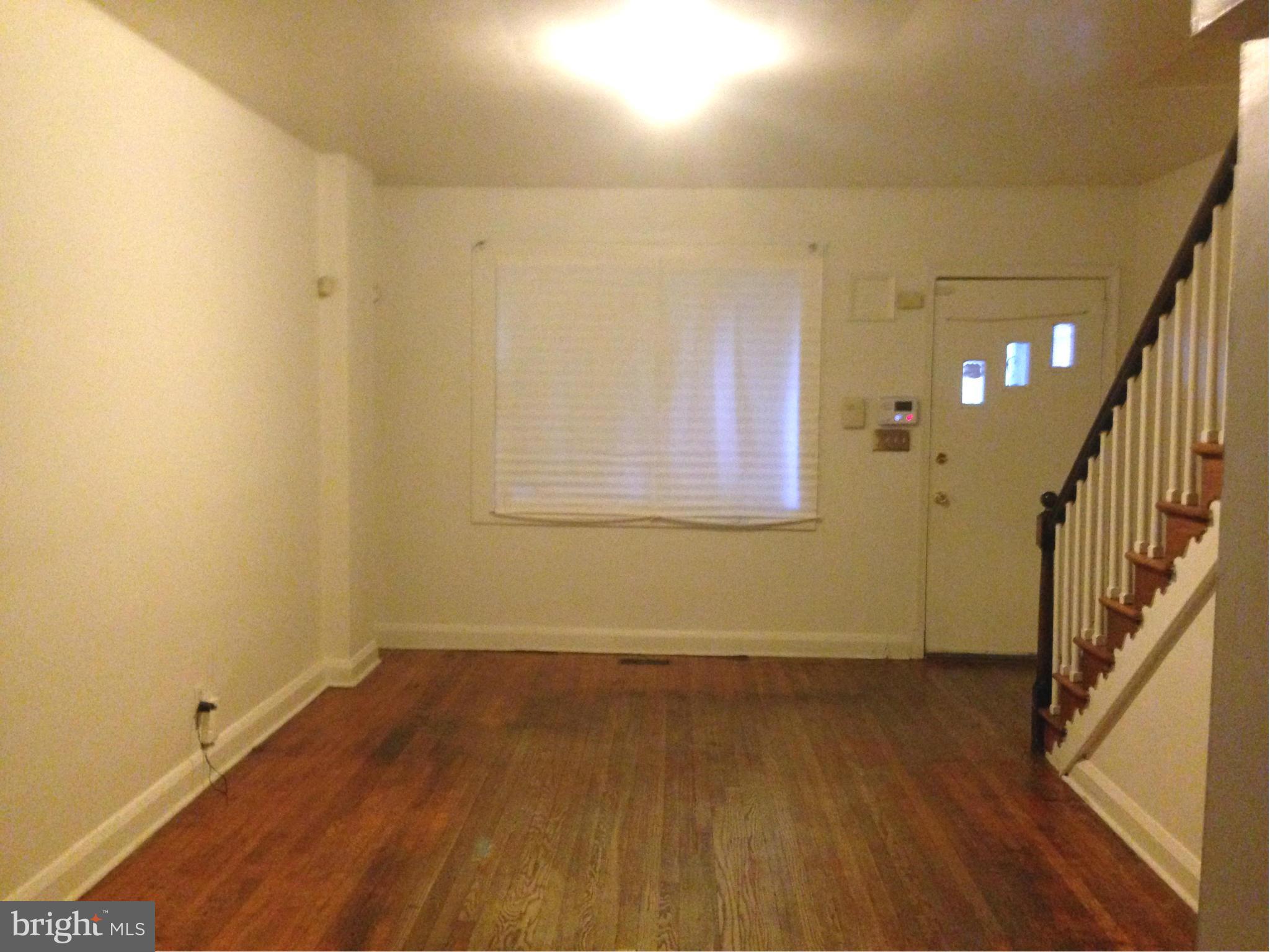 505 East Cold Spring Lane Baltimore, MD 21212 - Photo 3 of 16 Living Room