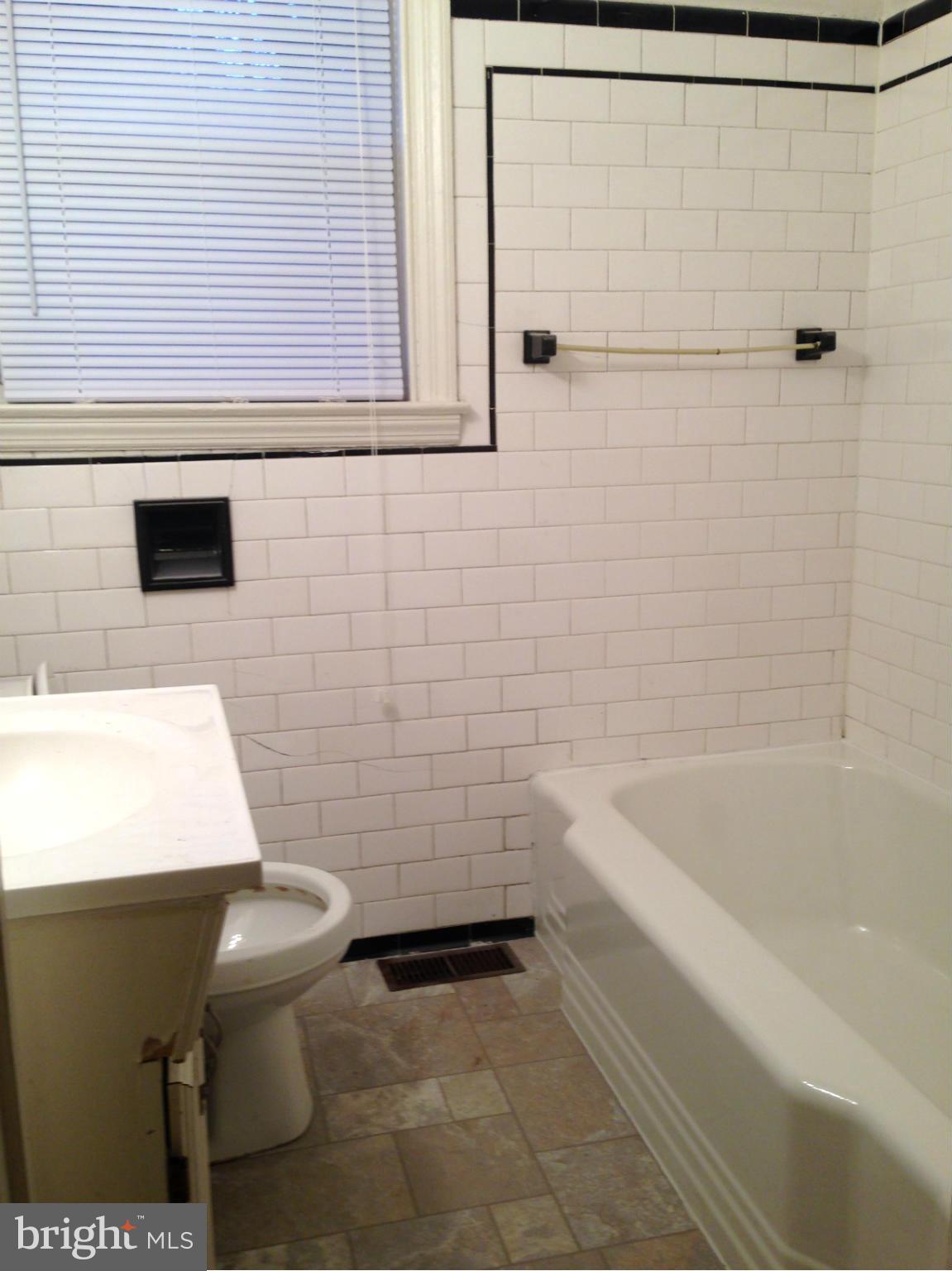 505 East Cold Spring Lane Baltimore, MD 21212 - Photo 9 of 16 Bath