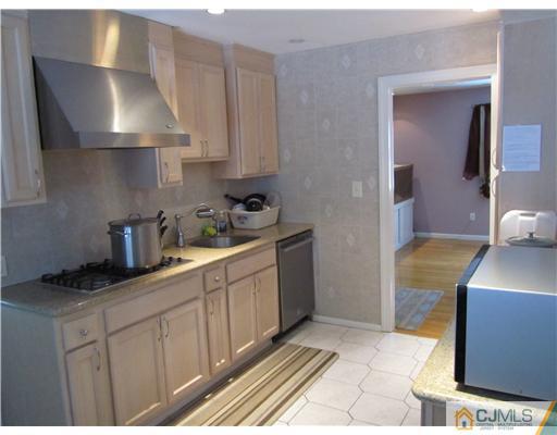 22 Carter Road East Brunswick, NJ 08816 - Photo 8 of 13 Gallery Image 8