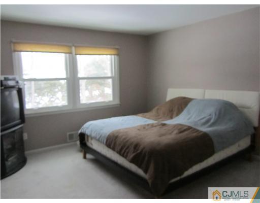 22 Carter Road East Brunswick, NJ 08816 - Photo 9 of 13 Gallery Image 9