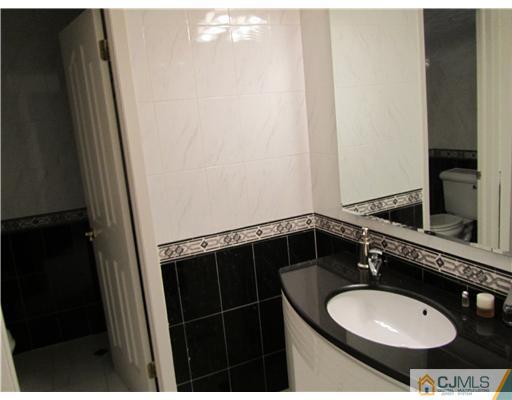 22 Carter Road East Brunswick, NJ 08816 - Photo 10 of 13 Gallery Image 10
