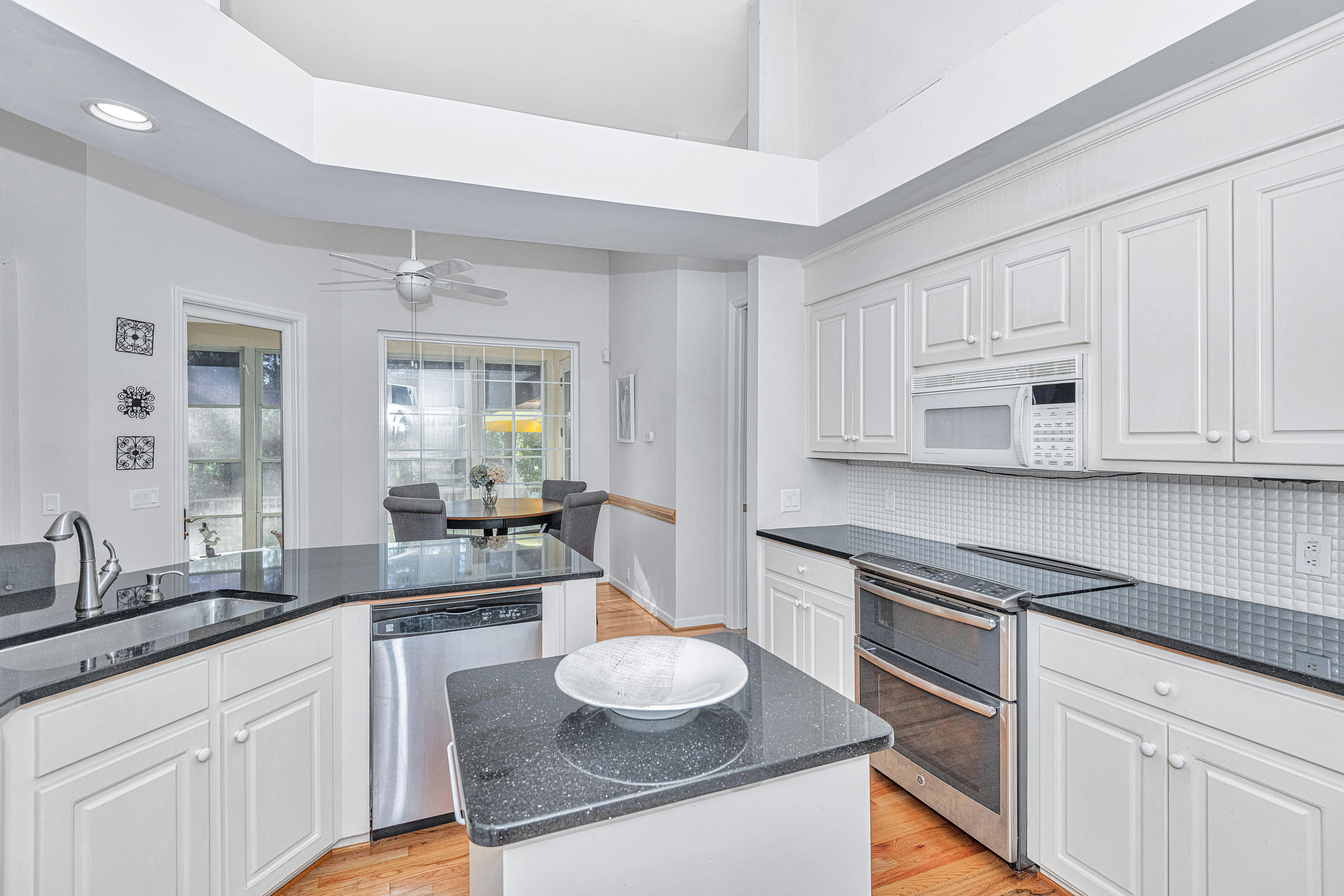 3347 River Landing Road Johns Island, SC 29455 - Photo 13 of 49 Kitchen