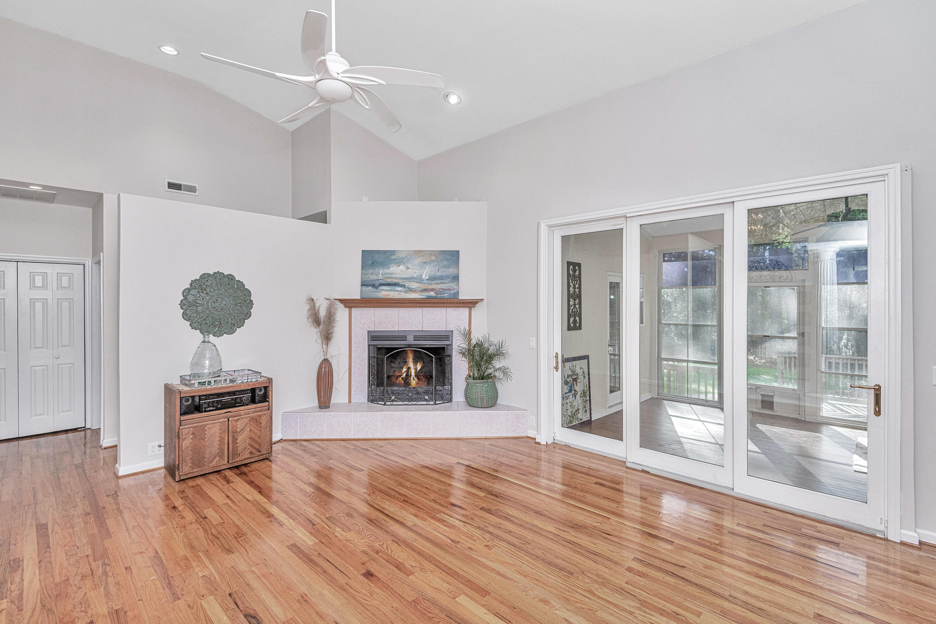 3347 River Landing Road Johns Island, SC 29455 - Photo 10 of 49 Living Room