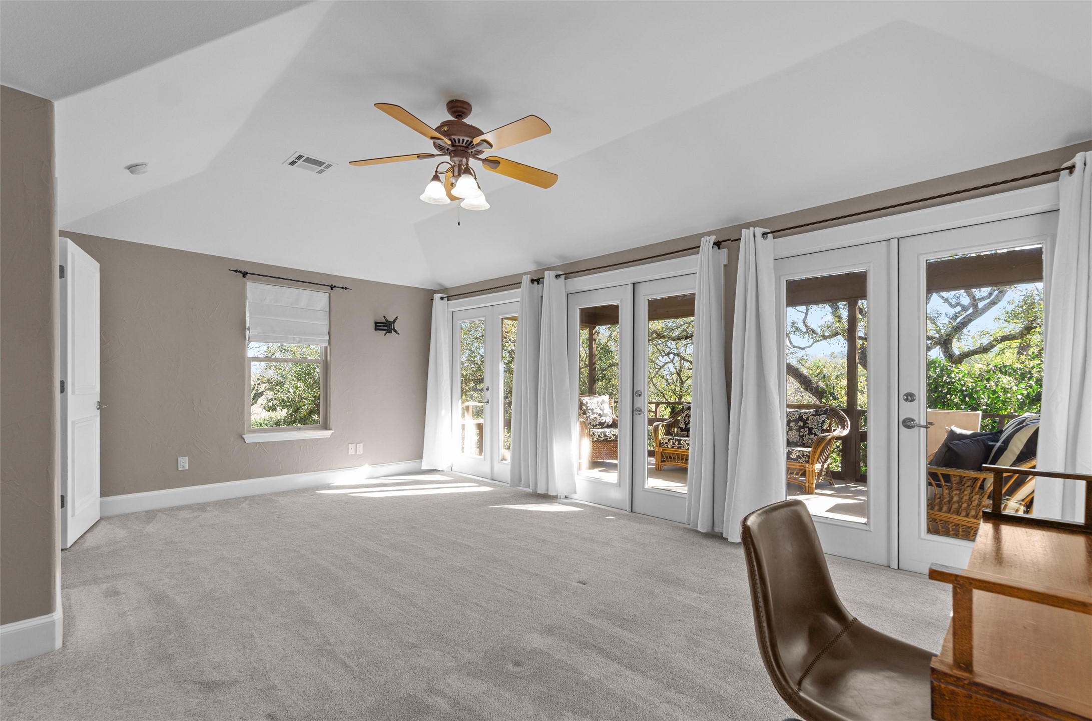 913 South Ridge Road Salado, TX 76571 - Photo 21 of 40 Bedroom 2 private balcony access.