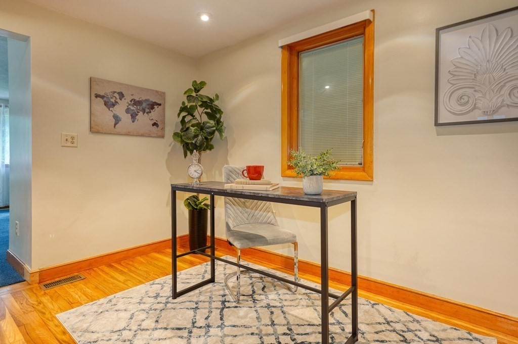 8 Forest Road Burlington, MA 01803 - Photo 13 of 35