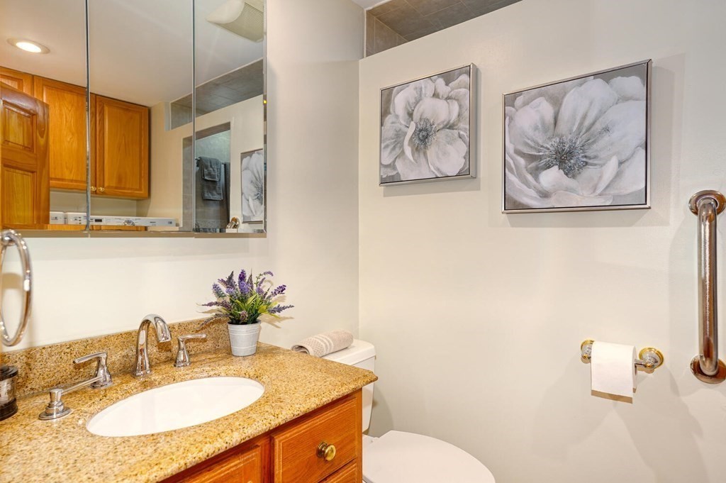 8 Forest Road Burlington, MA 01803 - Photo 15 of 35