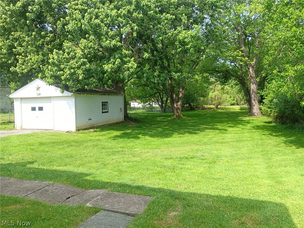 5248 Anthony Street Maple Heights, OH 44137 - Photo 3 of 4
