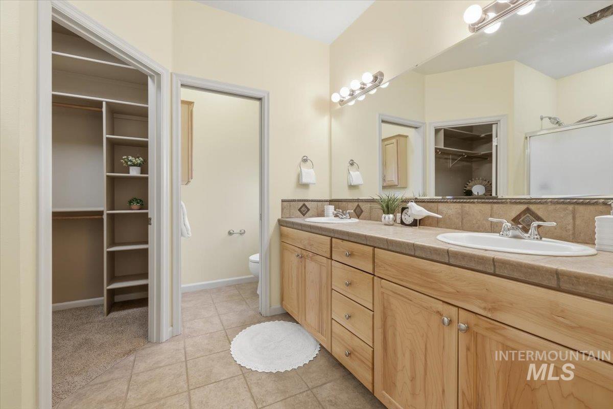 3769 North Quenzer Way Meridian, ID 83646 - Photo 19 of 36