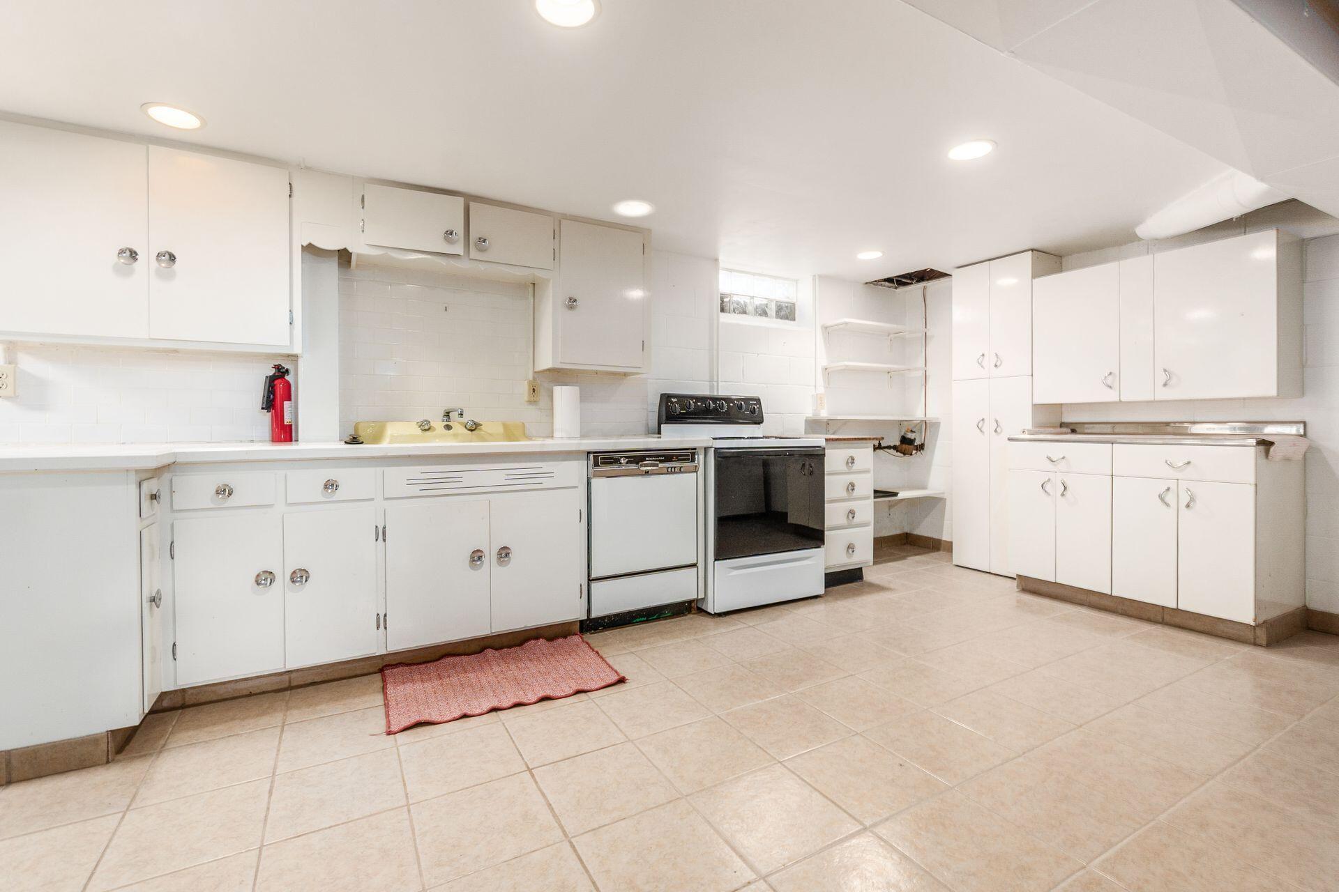 3959 Woodbridge Road Columbus, OH 43220 - Photo 34 of 45 Basement Kitchen