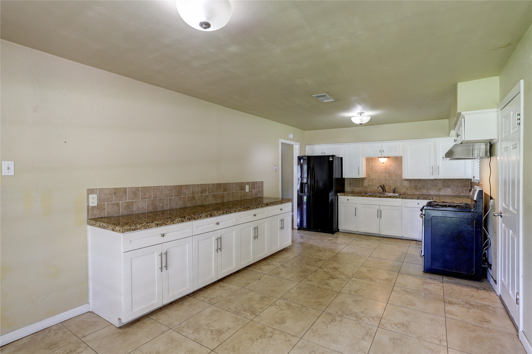 9207 Colleen Road Houston, TX 77080 - Photo 10 of 22