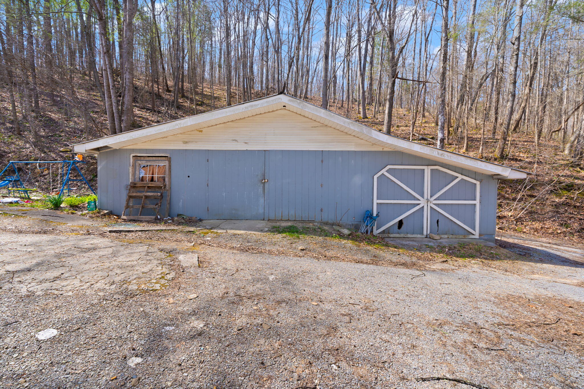 1197 Beans Fork Road Middlesboro, KY 40965 - Photo 4 of 28