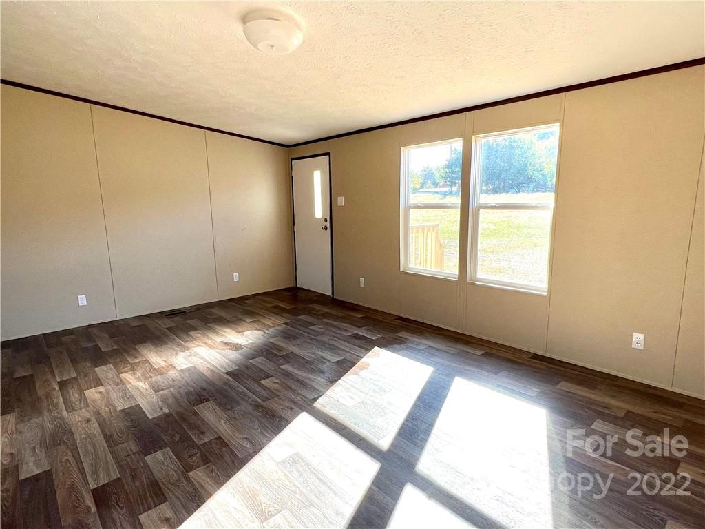 202 Trivette Road Harmony, NC 28634 - Photo 5 of 20 Gallery Image 5